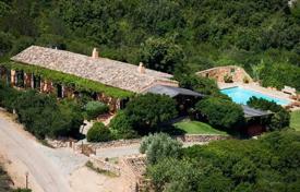 5-zimmer villa in Porto Cervo, Italien. 8 000 €  pro Woche