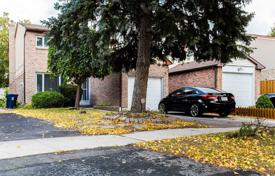 Haus in der Stadt – Scarborough, Toronto, Ontario,  Kanada. C$930 000