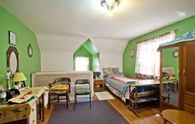 10-zimmer haus in der stadt in Scarborough, Kanada. C$1 551 000
