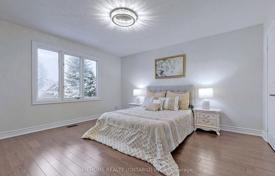 12-zimmer haus in der stadt in Scarborough, Kanada. C$2 328 000