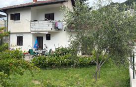 5-zimmer einfamilienhaus 150 m² in Donja Lastva, Montenegro. 475 000 €