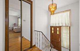 9-zimmer stadthaus in North York, Kanada. C$1 291 000