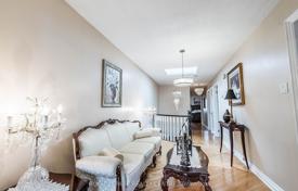 8-zimmer haus in der stadt in York, Kanada. C$2 222 000