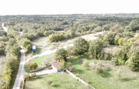 Grundstück in Svetvinčenat, Kroatien. 382 000 €