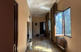 4-zimmer wohnung 90 m² in Altstadt von Tiflis, Georgien. $180 000