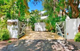 Villa – Miami, Florida, Vereinigte Staaten. 1 808 000 €
