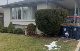 8-zimmer haus in der stadt in North York, Kanada. C$1 820 000