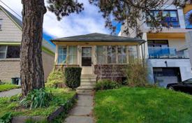 2-zimmer haus in der stadt in Etobicoke, Kanada. C$1 605 000