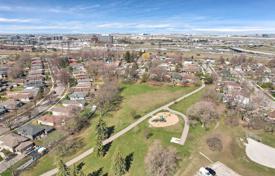 10-zimmer haus in der stadt in Etobicoke, Kanada. C$1 547 000