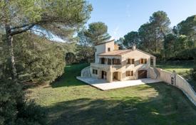 Villa – Mougins, Côte d'Azur, Frankreich. 1 750 000 €