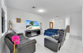3-zimmer haus in der stadt 172 m² in Miami, Vereinigte Staaten. $475 000