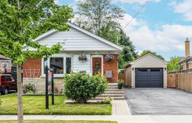 Haus in der Stadt – Scarborough, Toronto, Ontario,  Kanada. C$1 328 000