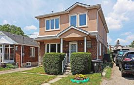 5-zimmer haus in der stadt in East York, Kanada. C$1 383 000