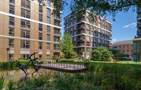 New residential complex with apartments in Surrey, Vereinigtes Königreich. ab £266 000