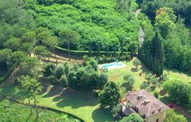 Villa – Lucca, Toskana, Italien. 990 000 €