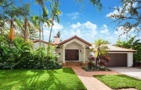 Villa – Coral Gables, Florida, Vereinigte Staaten. 1 074 000 €