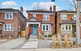 3-zimmer haus in der stadt in East York, Kanada. C$1 419 000