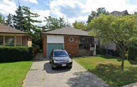 10-zimmer haus in der stadt in North York, Kanada. C$1 847 000