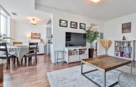 5-zimmer wohnung in Eglinton Avenue East, Kanada. C$857 000