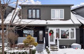 3-zimmer stadthaus in East York, Kanada. C$1 567 000