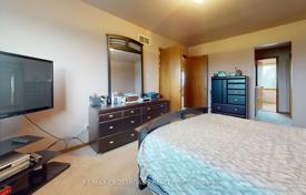 10-zimmer haus in der stadt in Scarborough, Kanada. C$1 589 000