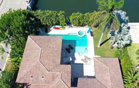 Villa – Golden Beach, Florida, Vereinigte Staaten. $3 995 000