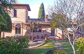 Villa – Castelnuovo Berardenga, Toskana, Italien. 750 000 €