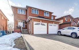 3-zimmer stadthaus in Etobicoke, Kanada. C$1 978 000