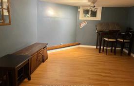 12-zimmer haus in der stadt in Scarborough, Kanada. C$1 341 000