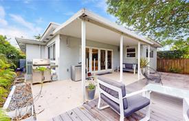 3-zimmer haus in der stadt 211 m² in Surfside, Vereinigte Staaten. $1 700 000