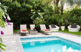 Villa – Miami, Florida, Vereinigte Staaten. 2 967 000 €