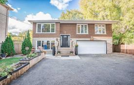 Haus in der Stadt – Scarborough, Toronto, Ontario,  Kanada. C$1 205 000