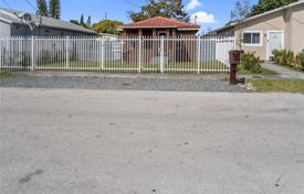 3-zimmer haus in der stadt 70 m² in Miami, Vereinigte Staaten. $390 000