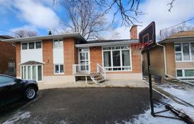 5-zimmer haus in der stadt in North York, Kanada. C$2 527 000