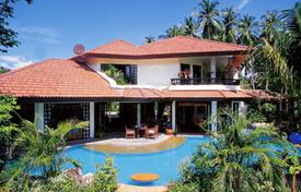 4-zimmer villa in Surin Beach, Thailand. $4 900  pro Woche