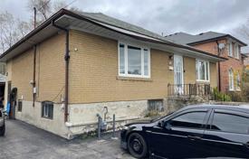 9-zimmer haus in der stadt in North York, Kanada. C$1 441 000