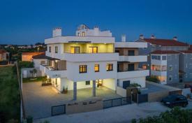11-zimmer haus in der stadt 360 m² in Pula, Kroatien. 1 250 000 €