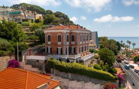 12-zimmer wohnung 279 m² in Ligurien, Italien. 1 450 000 €