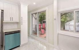 11-zimmer haus in der stadt in York, Kanada. C$1 787 000
