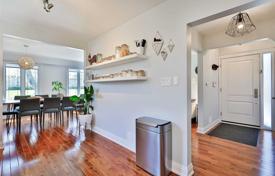 3-zimmer haus in der stadt in Etobicoke, Kanada. C$1 781 000