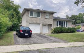 9-zimmer haus in der stadt in North York, Kanada. C$1 871 000