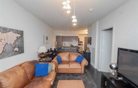 1-zimmer wohnung in Saint Clair Avenue West, Kanada. C$723 000