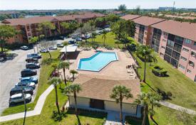 Eigentumswohnung – Pembroke Pines, Broward, Florida,  Vereinigte Staaten. $335 000