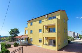 Haus in der Stadt – Medulin, Istria County, Kroatien. 700 000 €