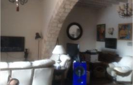 5-zimmer einfamilienhaus 250 m² in Pyrgos, Zypern. 900 000 €