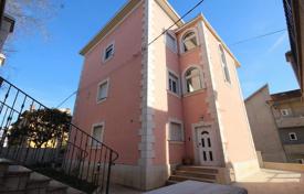 Haus in der Stadt – Split, Kroatien. 1 100 000 €