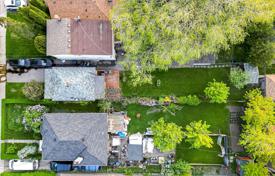 6-zimmer haus in der stadt in Etobicoke, Kanada. C$1 179 000