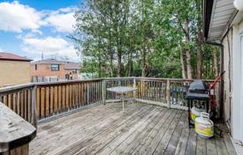 10-zimmer haus in der stadt in North York, Kanada. C$1 664 000