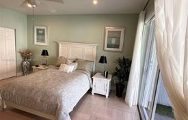 Haus in der Stadt – Pembroke Pines, Broward, Florida,  Vereinigte Staaten. $995 000
