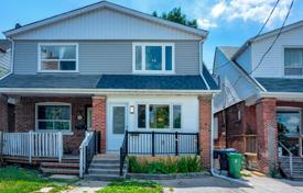 3-zimmer stadthaus in East York, Kanada. C$1 019 000